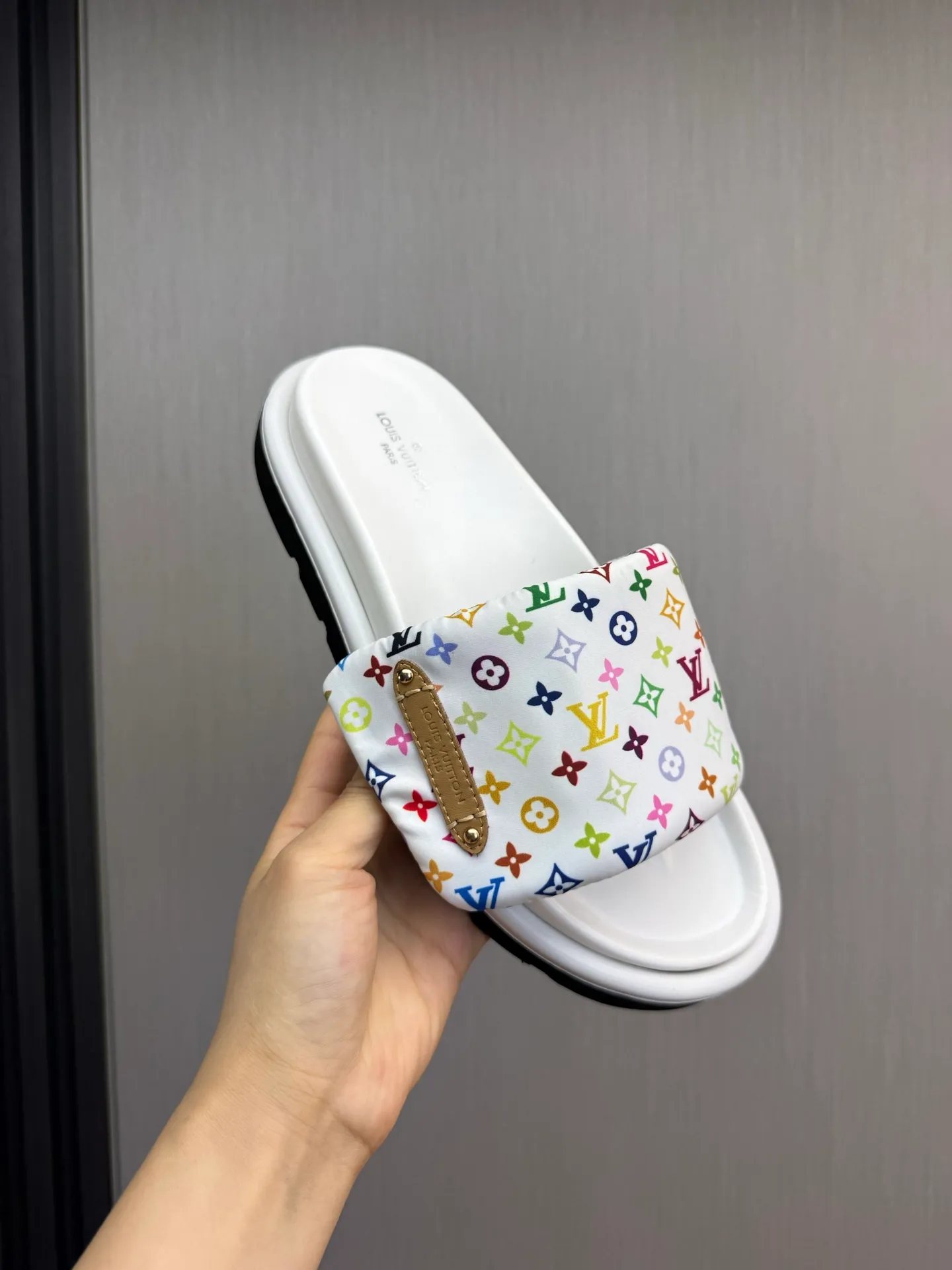Men's shoes 💰360💰 Lv. hot selling men's slippers 🔥 🩴Official website one to one production 38-45 sizes 45 46 🉑️Customized!